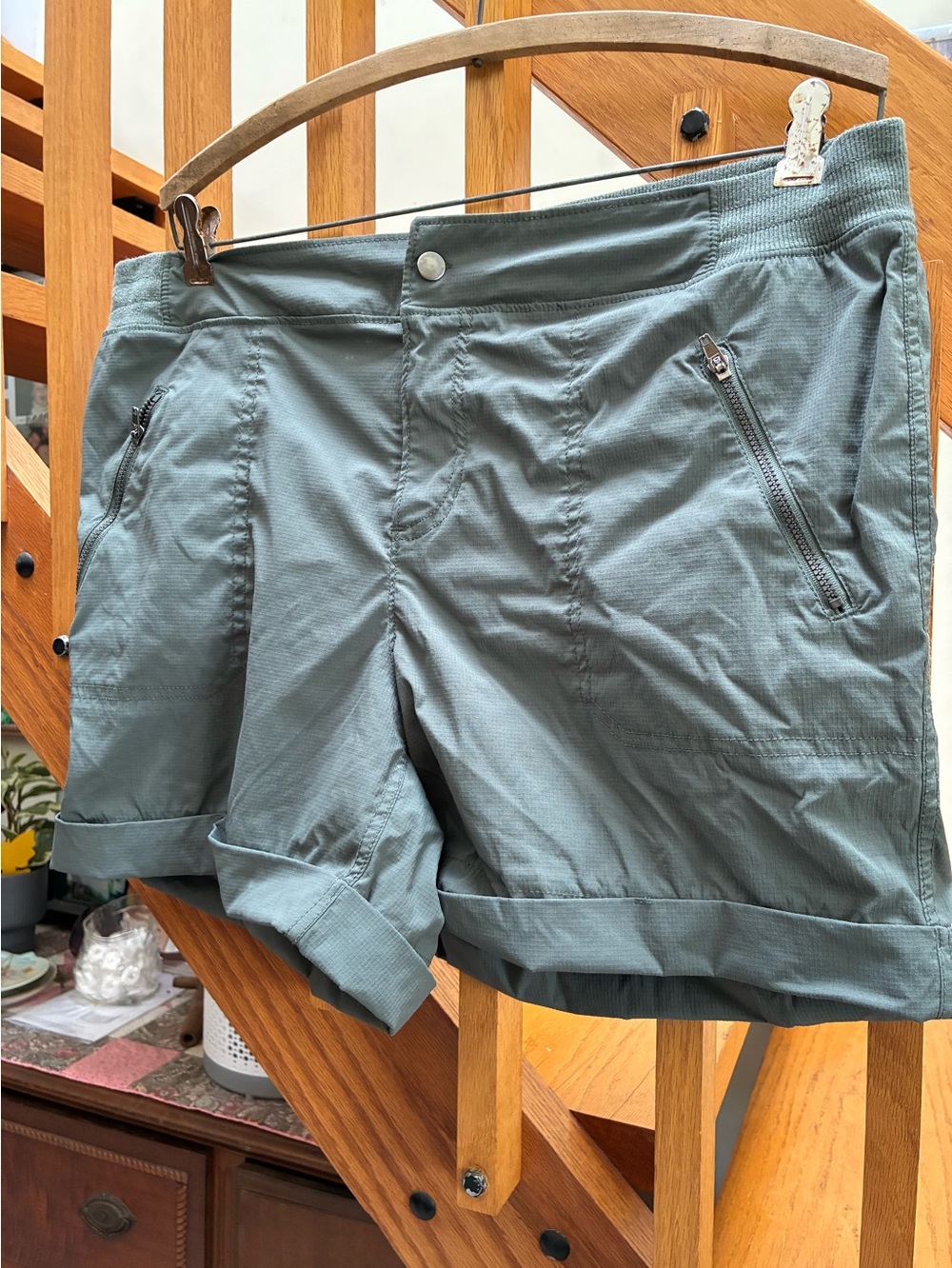 Women's Army  Green Casual Roll-Cuff Shorts Telluride XL